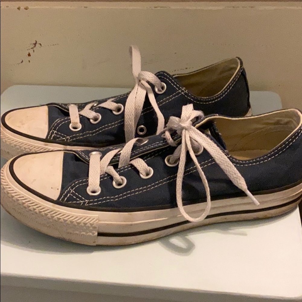 Navy distressed converse